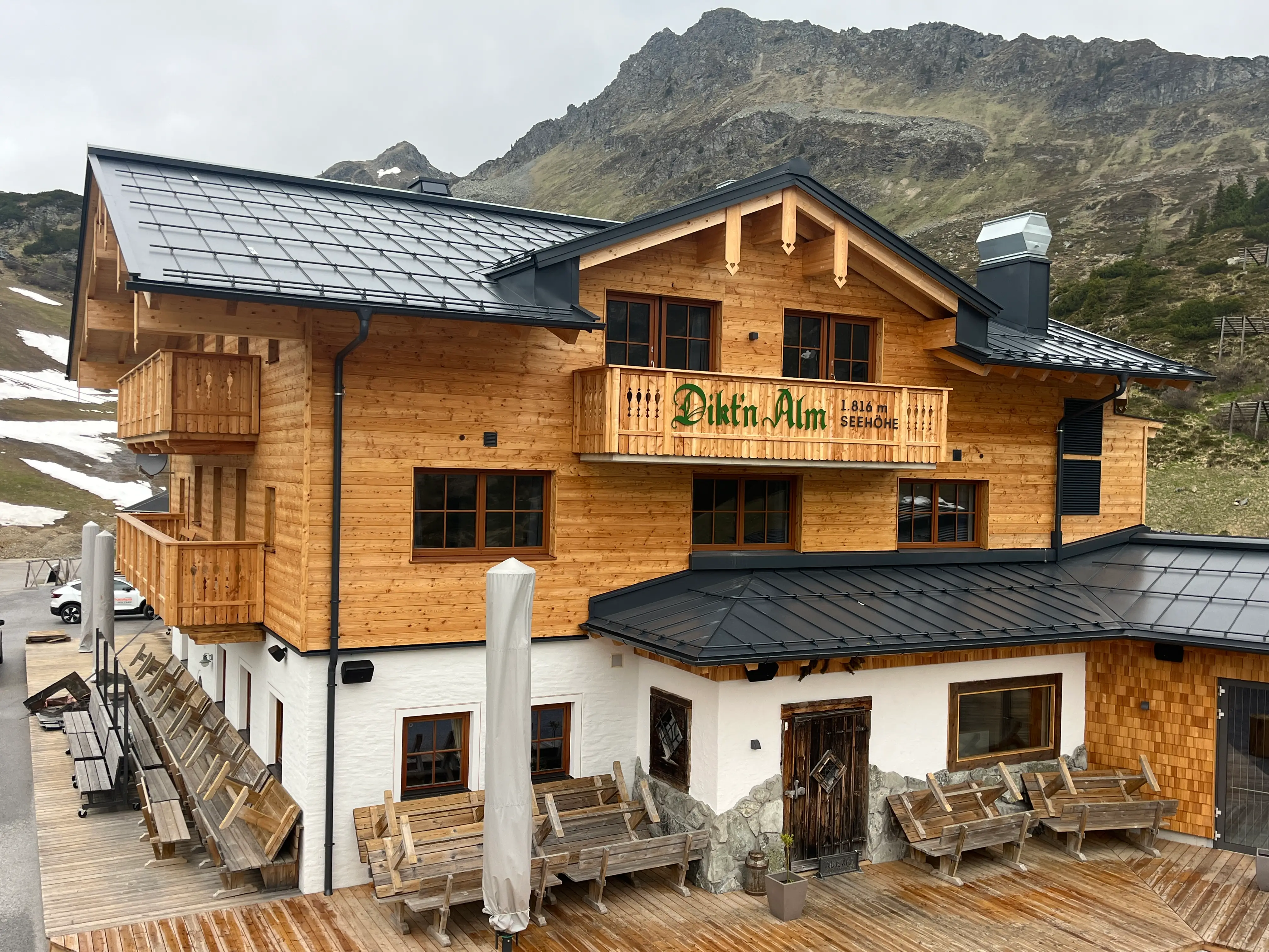 Holzbau-Projekt in alpiner Umgebung – realisiert von Hansmann Holzbau